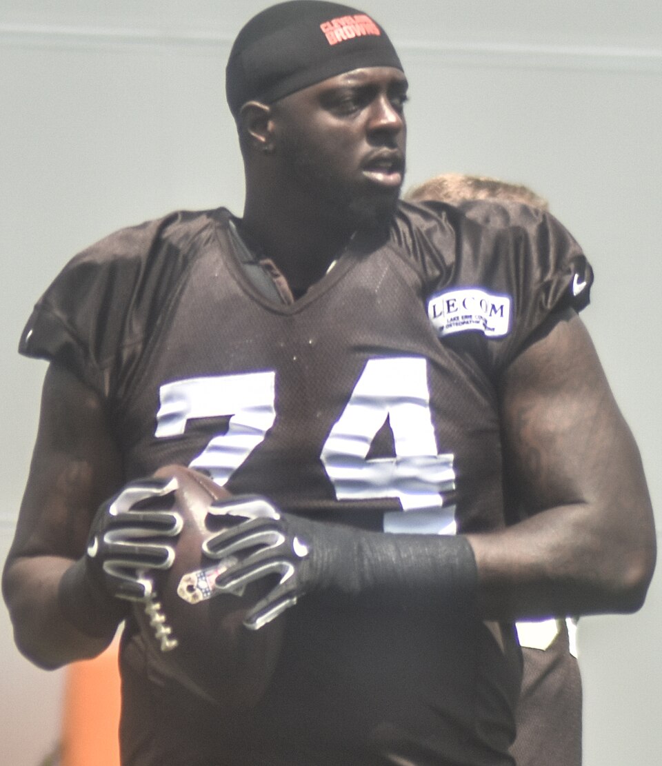 File:Cameron Erving 2016.jpg