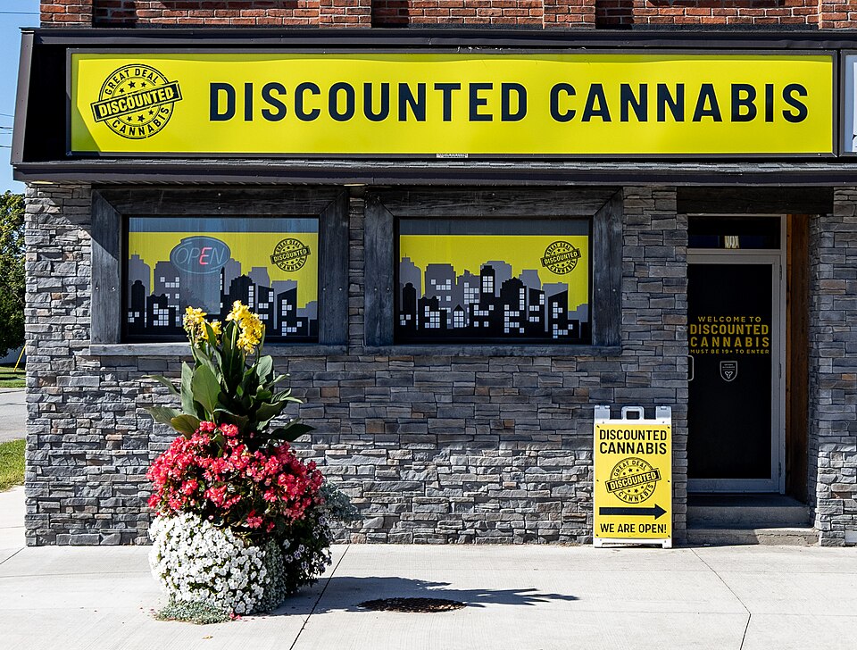 File:Discounted Cannabis, Essex, Ontario, 2025-08-30 (cropped).jpg