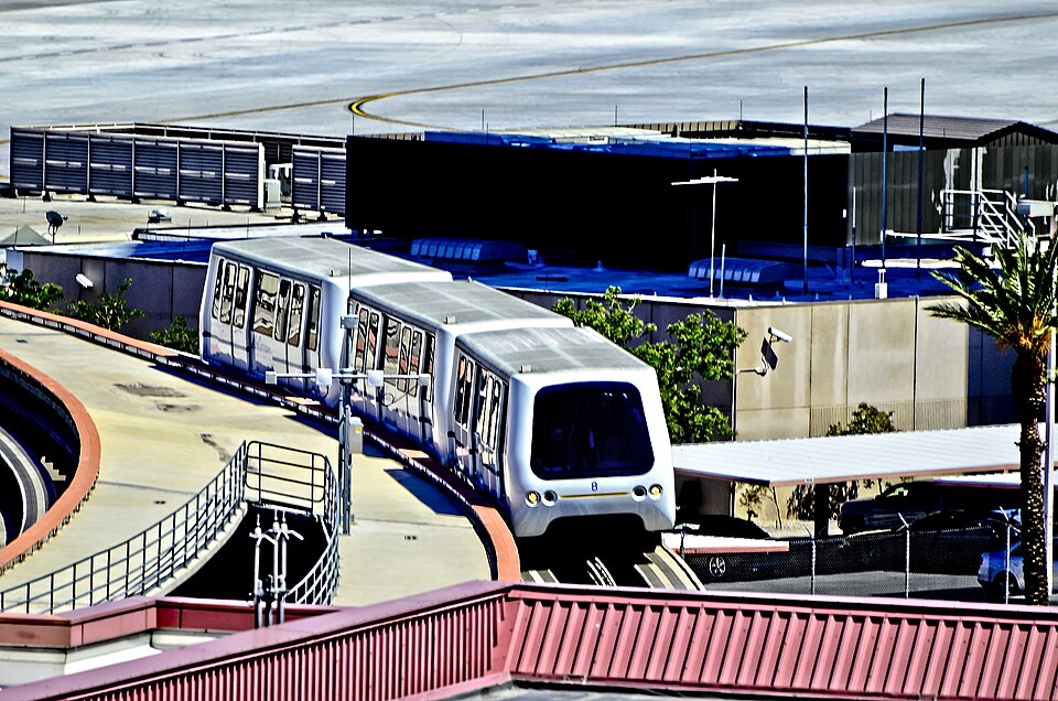 File:McCarran International Airport (8078645881).jpg