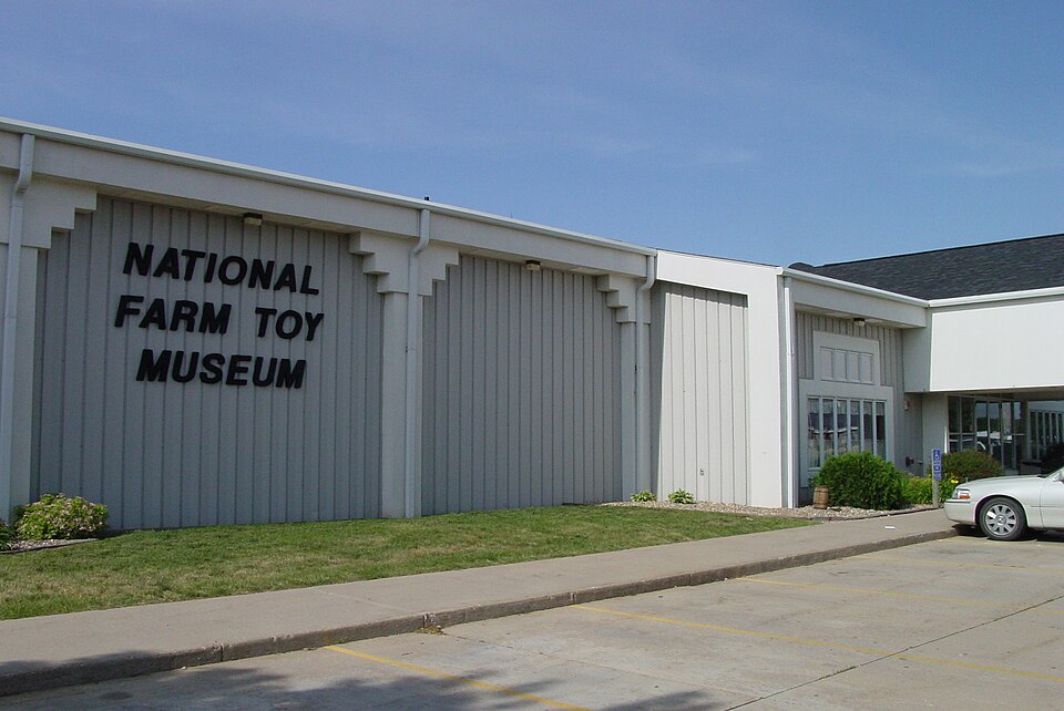 File:NatFarmToyMuseum.JPG