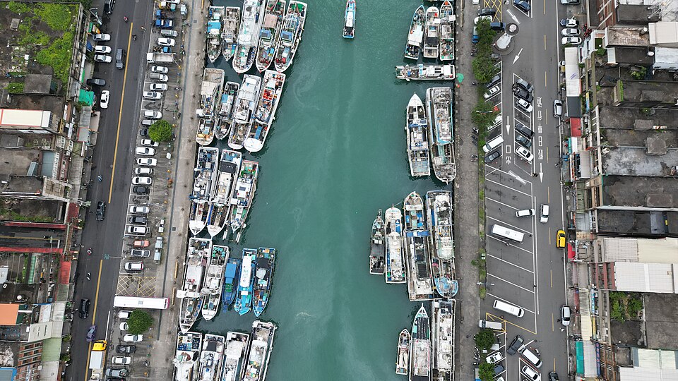 File:Su'Ao's Nanfangao Port from above.jpg