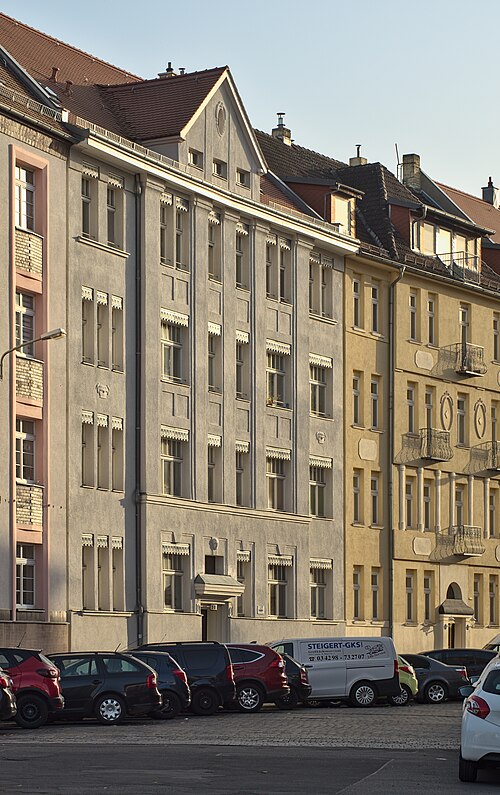 File:Mehrfamilienhaus – Wichernstraße 30 (Leipzig).jpg