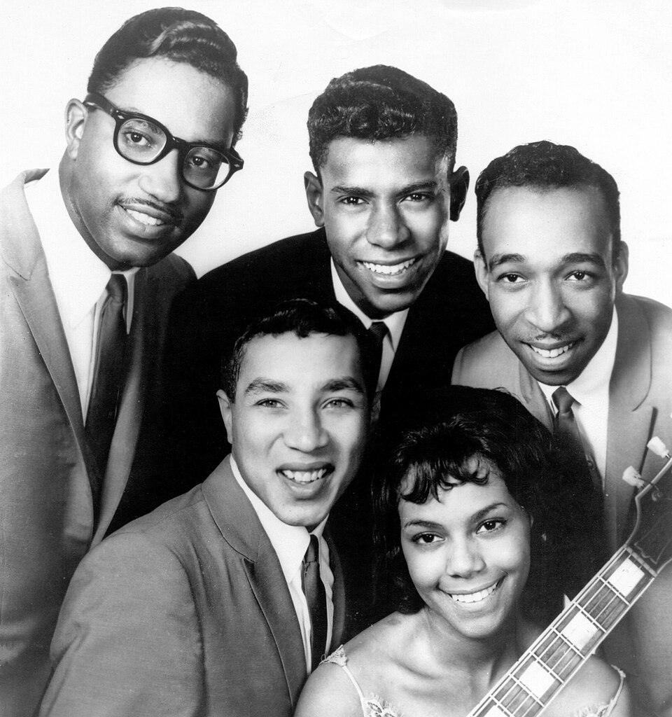 File:The Miracles (1962 Tamla publicity photo).jpg