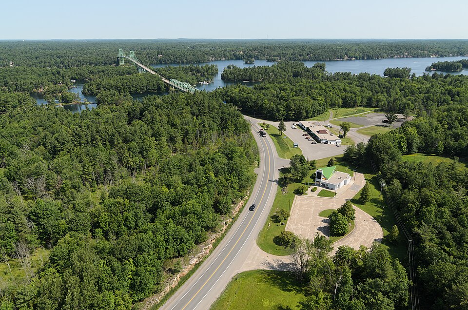 File:Thousand Islands Bridge July 2015 002.jpg
