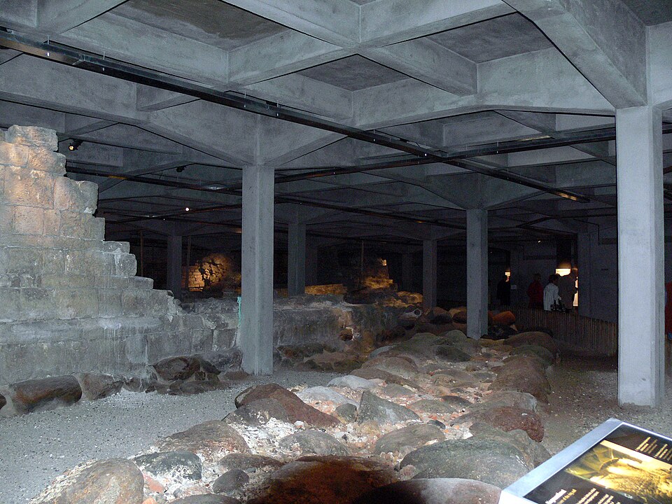 File:Absalon Burg 01.jpg