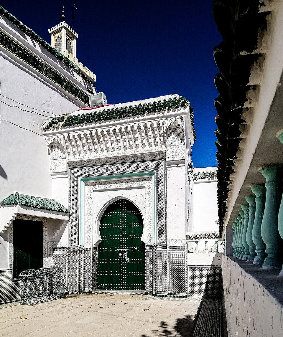 File:ضريح الشيخ الكامل 24.jpg