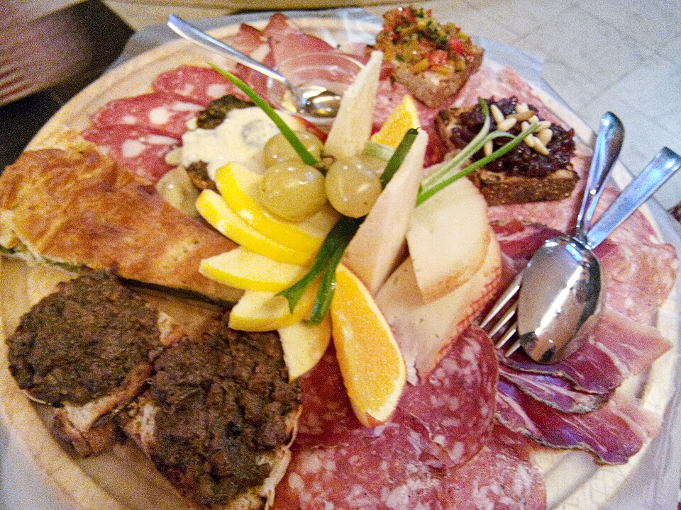 File:Antipasto Toscano.jpg