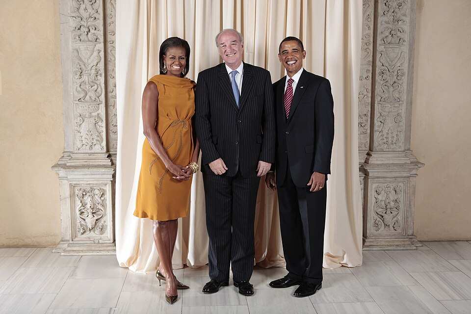 File:Jose Antonio Garcia-Belaunde with Obamas.jpg