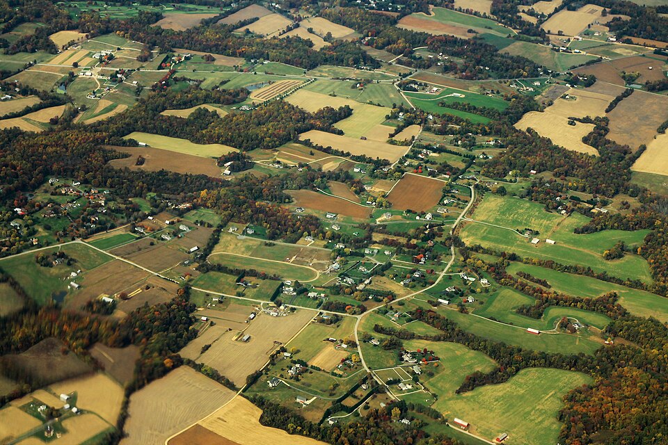 File:Lothian Woods, Maryland (31977352343).jpg