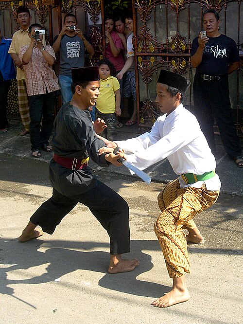 File:Pencak Silat Betawi 2.jpg