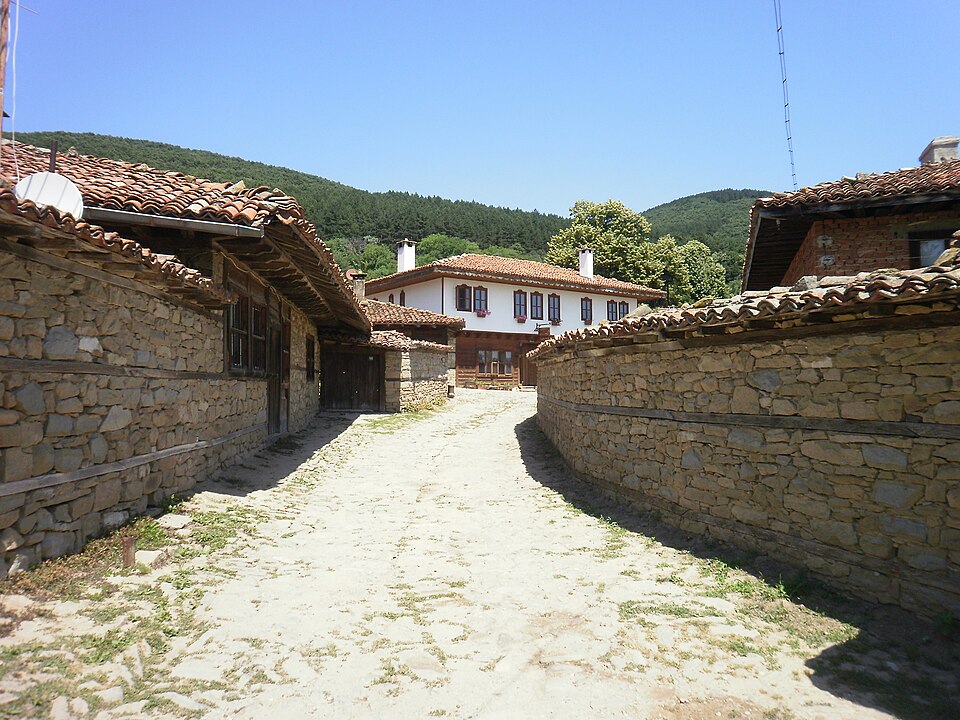 File:Zheravna 2011 04.JPG