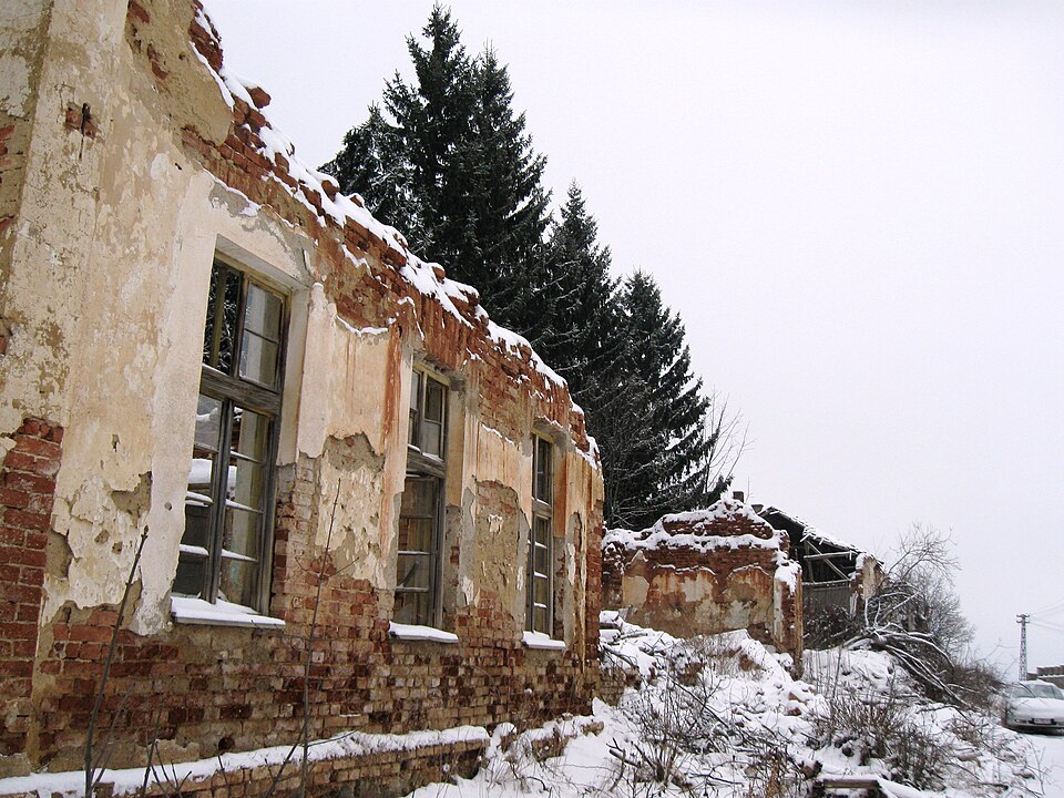 File:051Zgrada osnovne skole.JPG