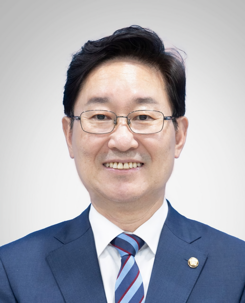 File:Park Beom-gye ministerial portrait.png