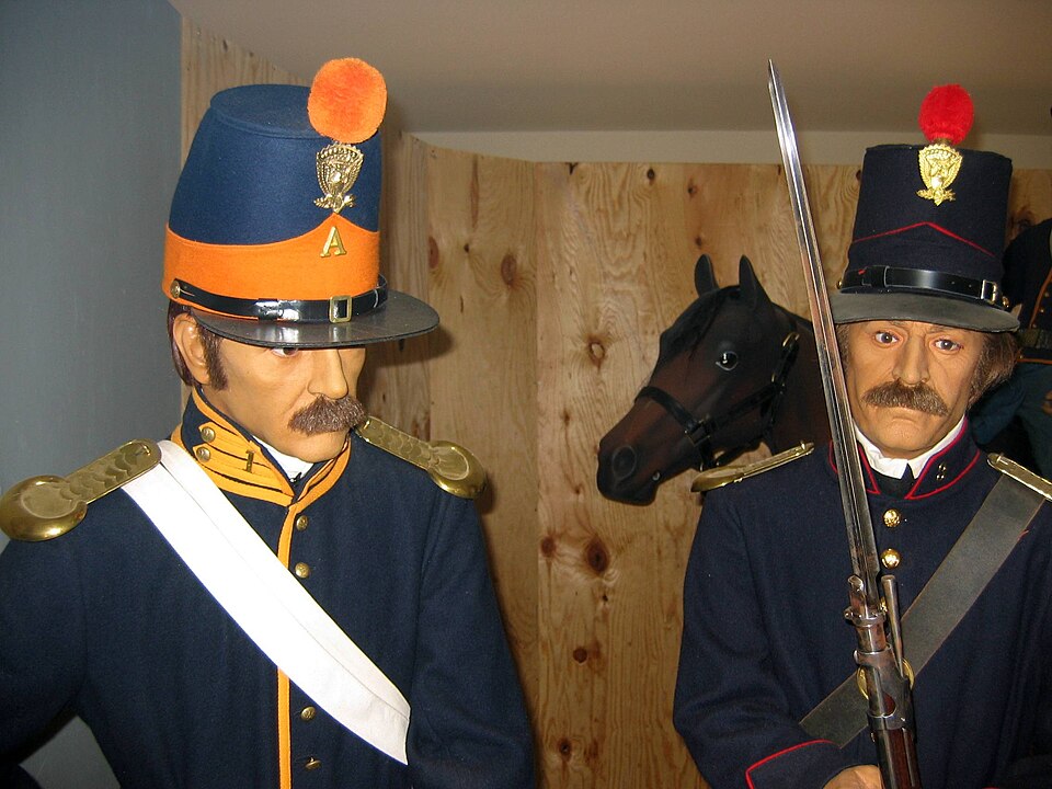 File:Uniform Display in Barracks.JPG