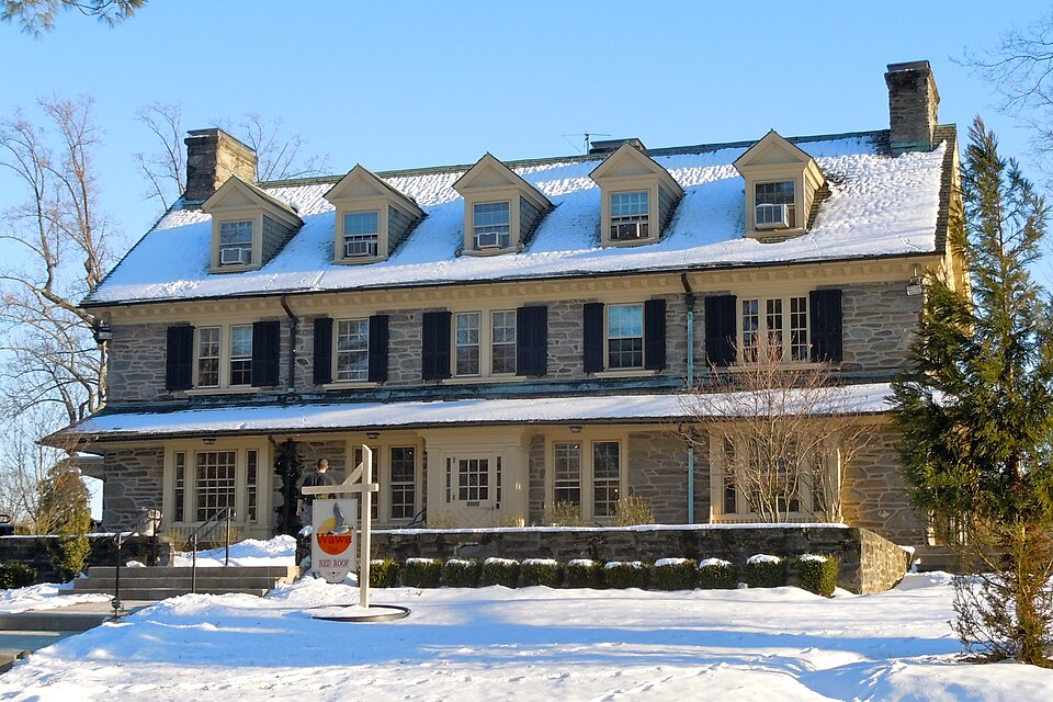 File:Wawa Red Roof.JPG
