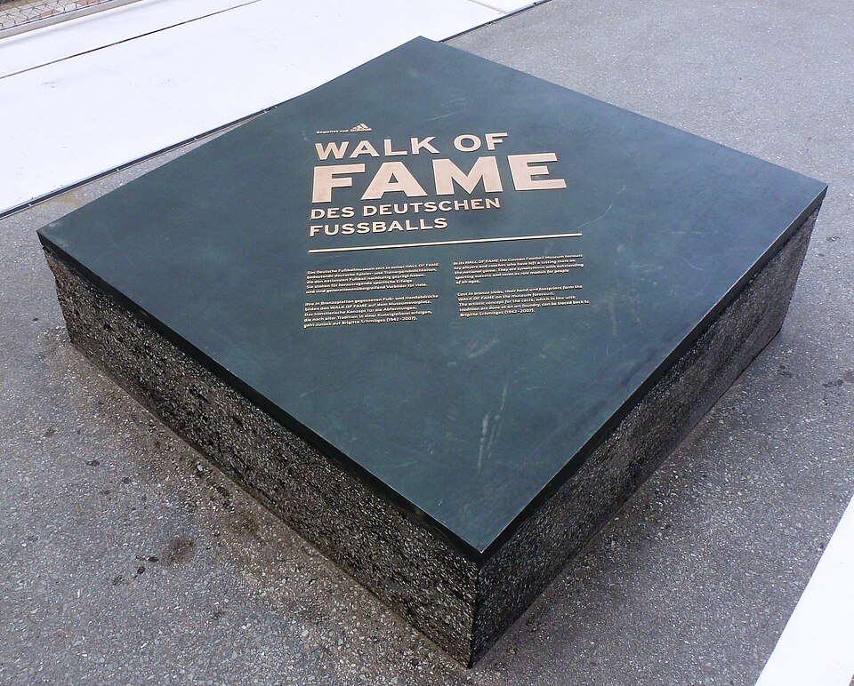 File:Deutsches Fußballmuseum Walk of Fame 01.JPG