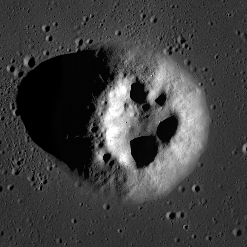 File:Mairan T (LRO).png