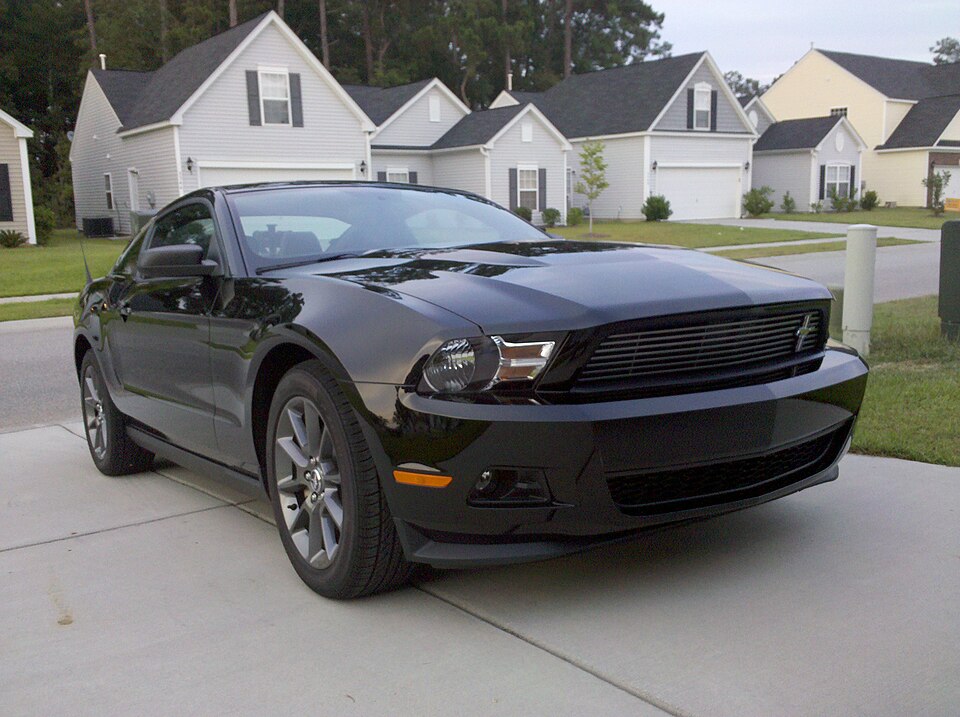 File:2011 Ford Mustang v6 Coupe.jpg