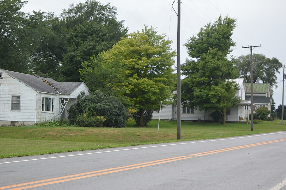 File:Blanchard houses on 701.jpg