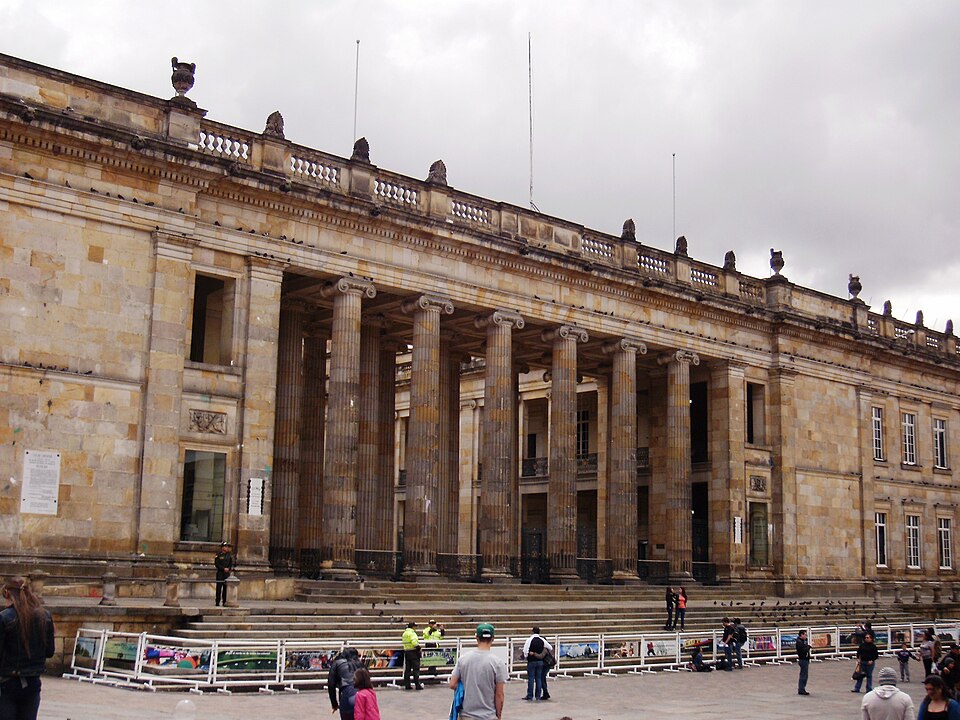 File:CapitolioNacionalColombia.JPG