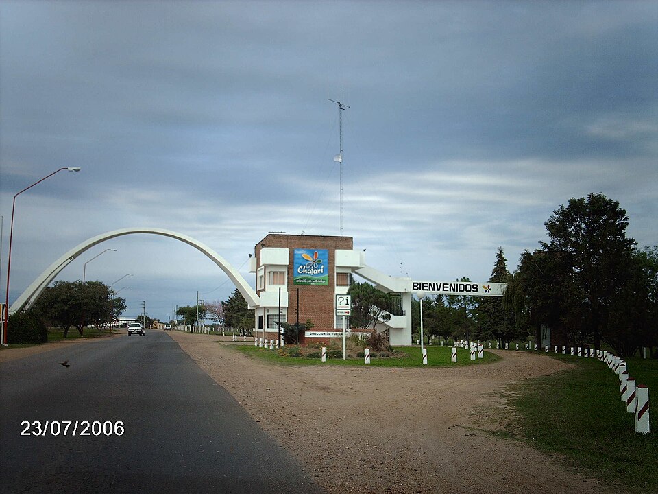 File:Chajarí 01 (Entrada).jpg