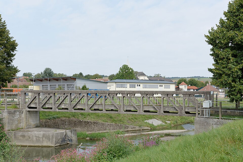File:Fachwerkbrücke 97913+97914 in A-3041 Asperhofen.jpg