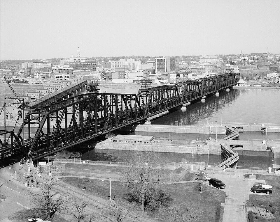 File:GovernmentBridge.jpg