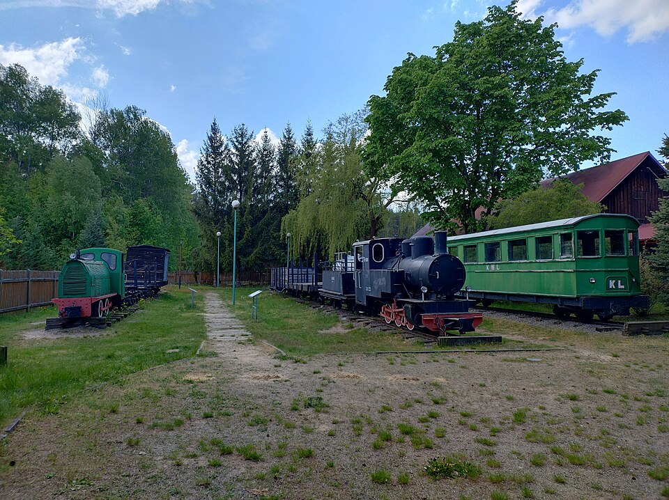 File:Janów Lubelski (Skansen Kolei Leśnej).jpg