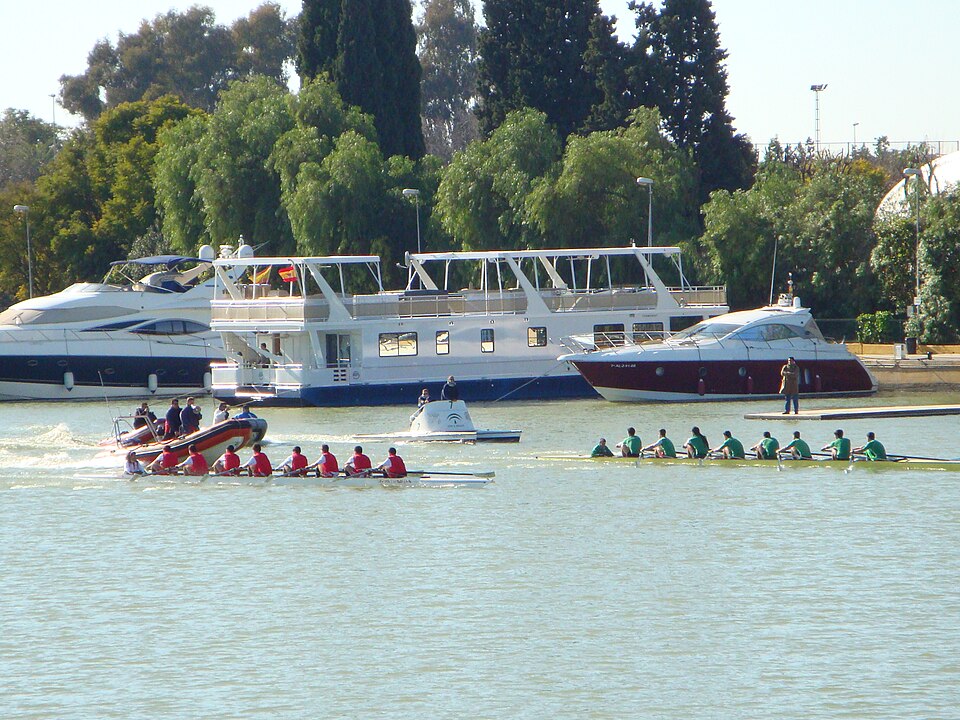 File:Regatsasevillabetis2009.JPG