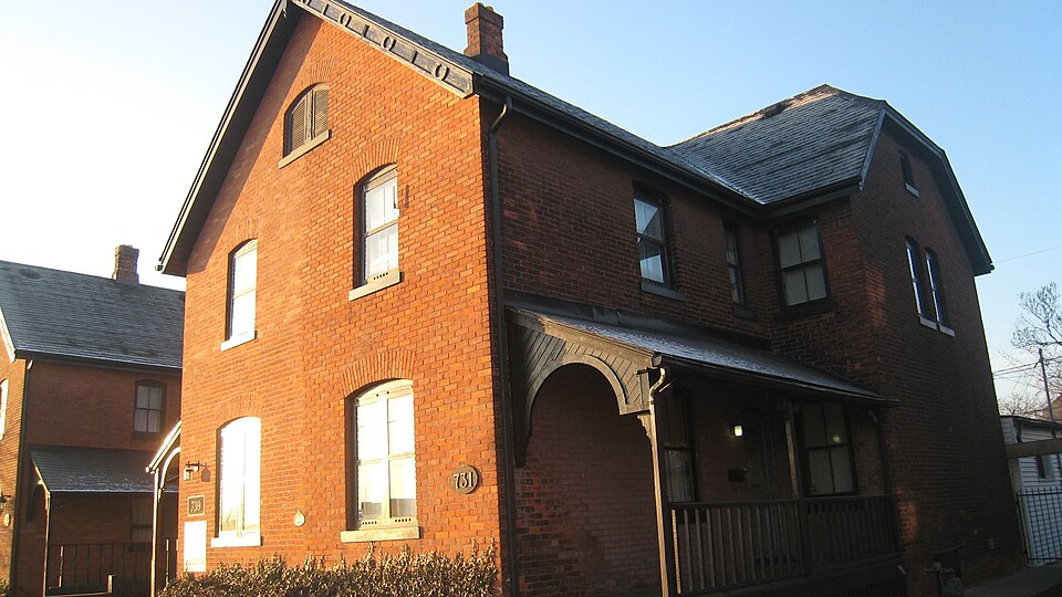 File:731 Walker Road.JPG