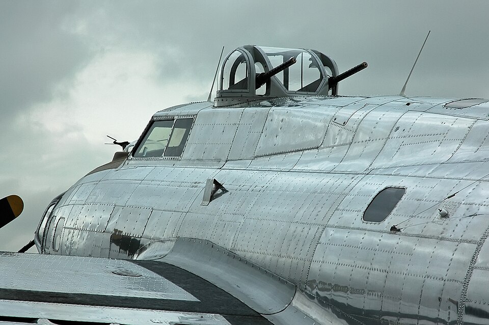 File:B-17 Yankee Lady top turret.jpg