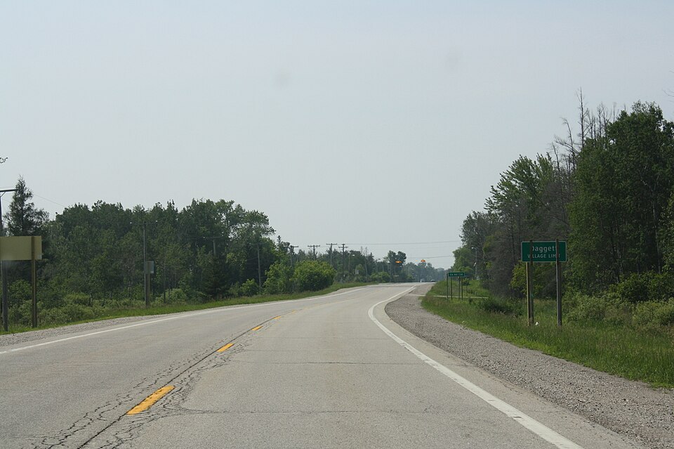 File:DaggettMichiganSignUS41.jpg