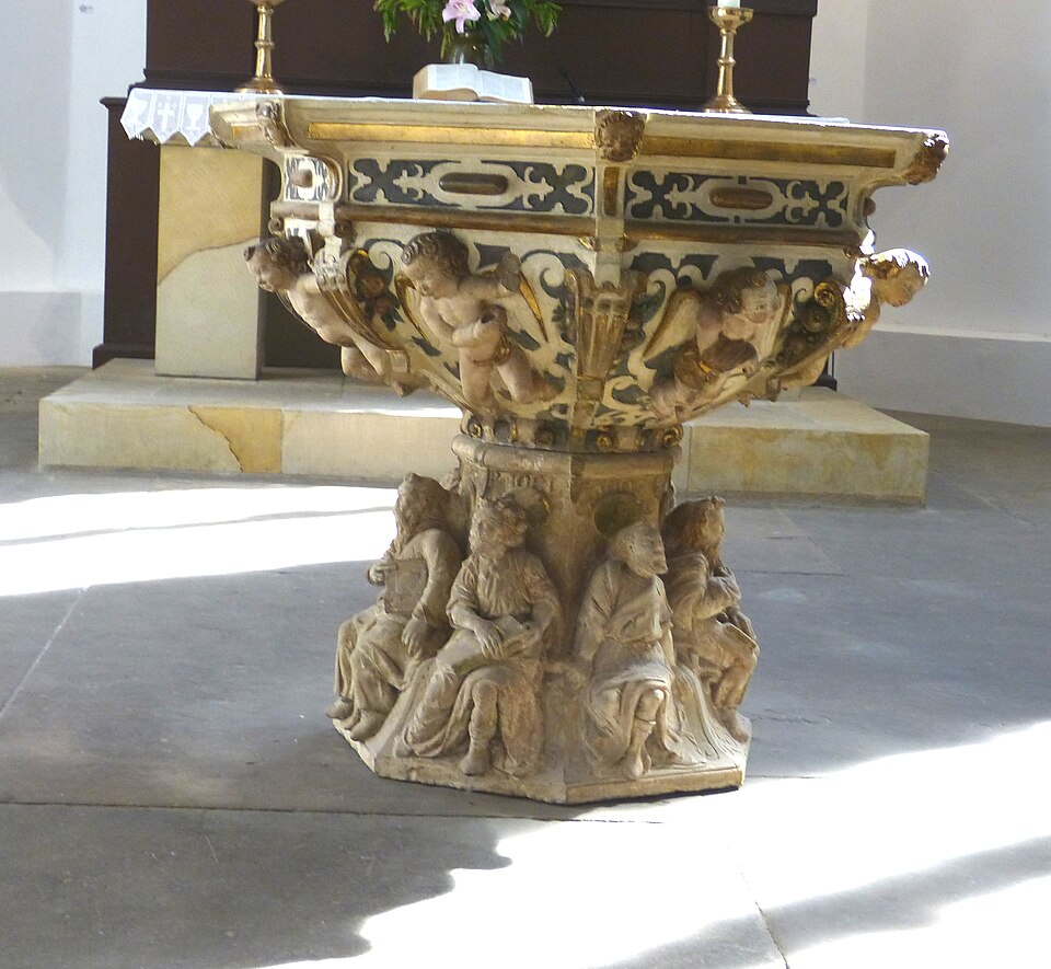 File:Erfurt Kaufmannskirche - Taufstein.jpg