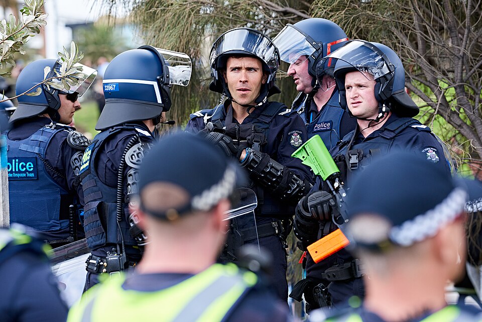 File:Melbourne riot police JMP 9001.jpg