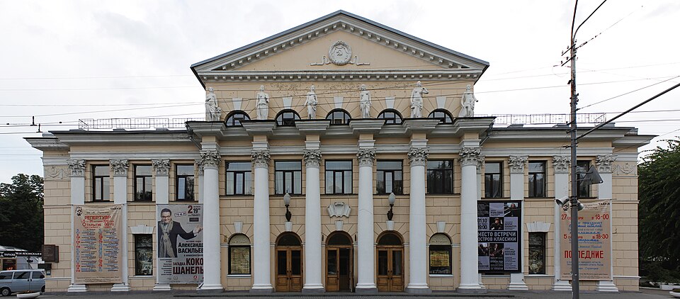 File:Зимовий театр.jpg