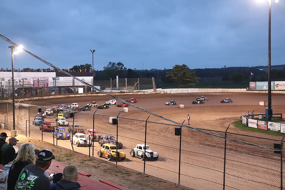 File:141Speedway2019USDirtLegendsNationalsTurn4.jpg
