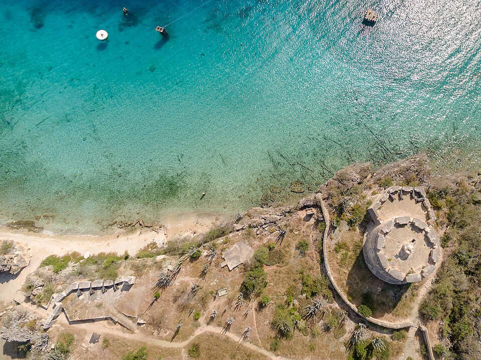 File:Curacao Fort Beekenburg Luftbild (34873603326).jpg