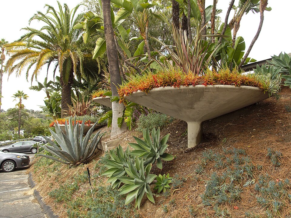File:Dodger Stadium landscaping 2015-10-04.jpg