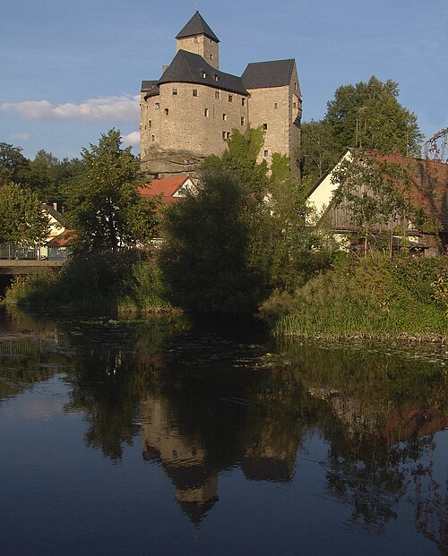 File:Falkenberg-Burg-2.jpg