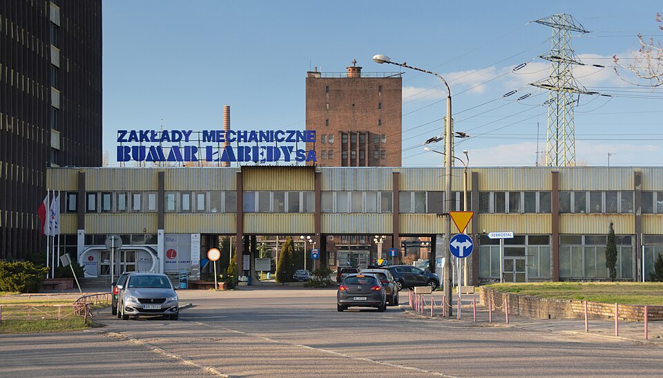 File:Gliwce Bumar Labedy gate tower.jpg