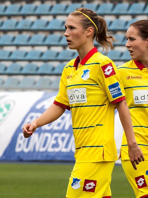 File:Leonie Pankratz 2014 (cropped).jpg