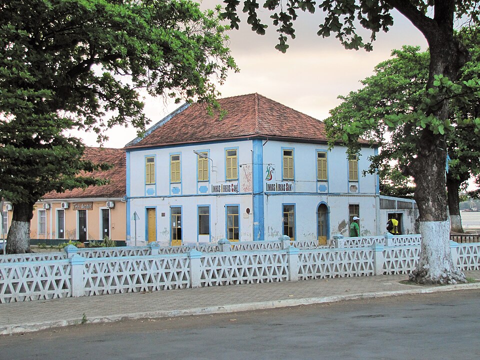 File:Sao Tome 6 (16248990145).jpg