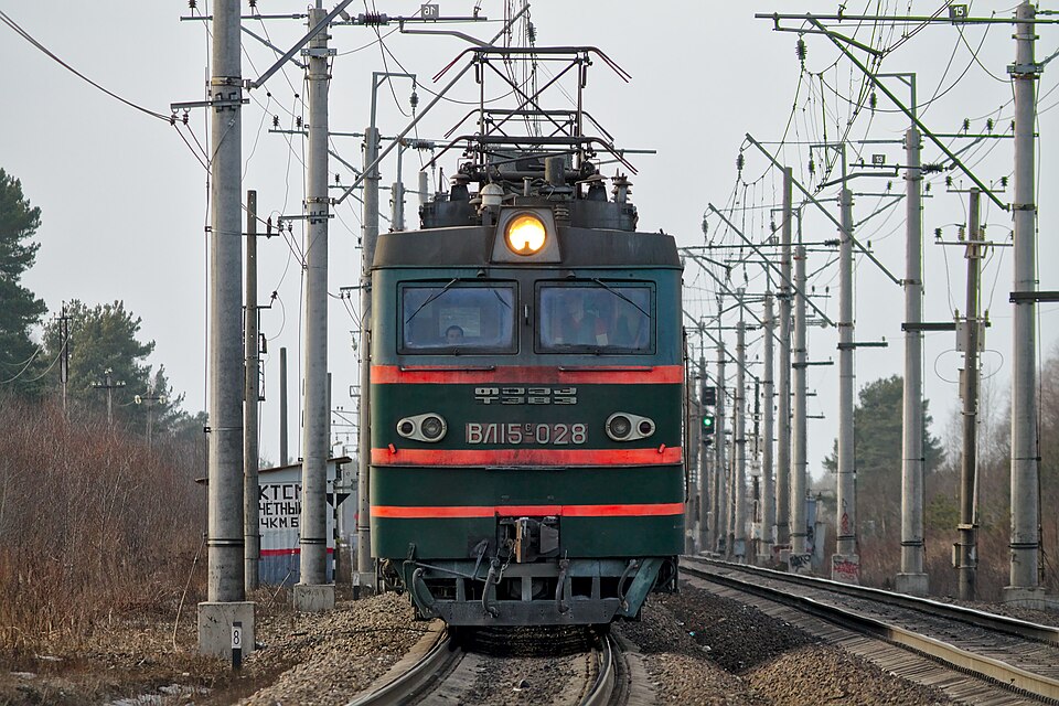 File:ВЛ15с-028, Горы - Мга.jpg