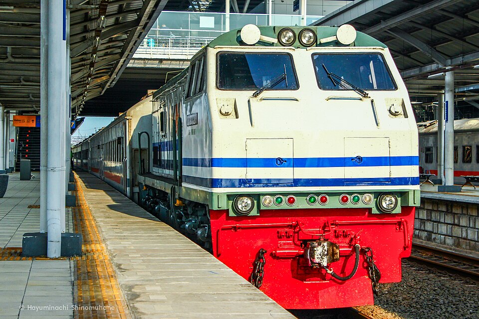 File:Bangunkarta Livery WnB di Stasiun Cikarang.jpg