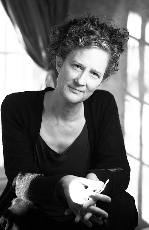File:Carre Brown black & white.jpg
