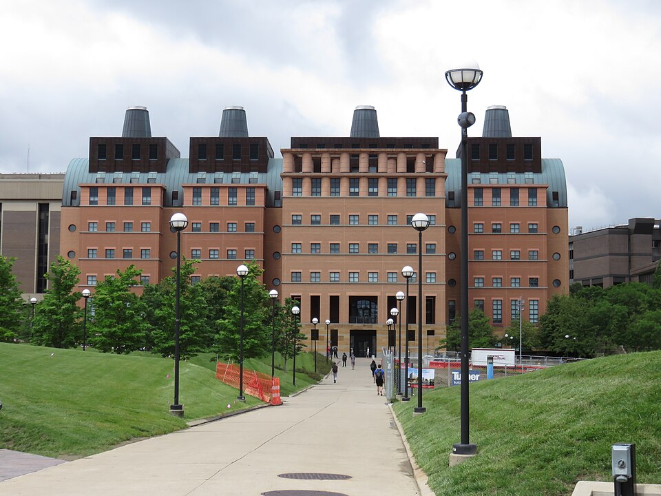 File:Engineering Research Center UofC 2017.jpg