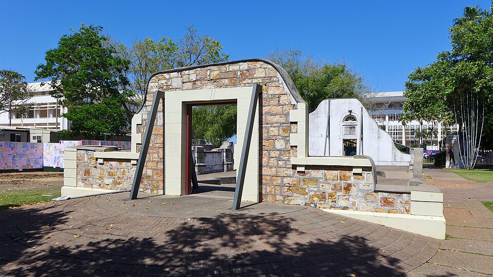 File:Town Hall ruins, Darwin, 2023 (01).jpg