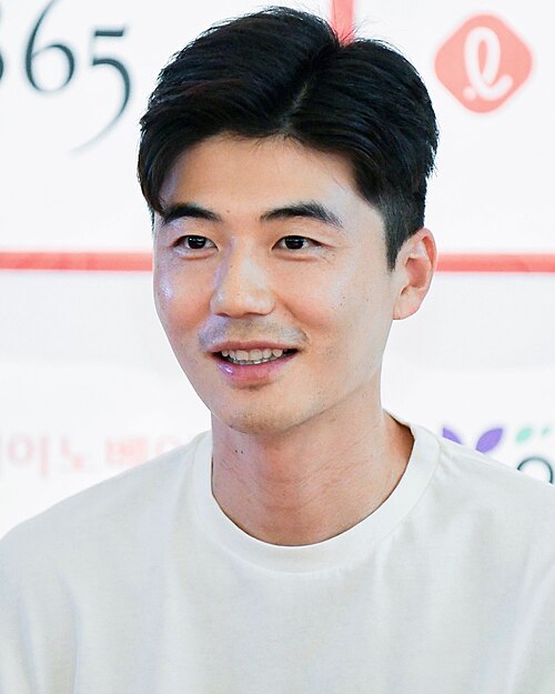 File:240609 FC 서울 팬사인회 (기성용).jpg