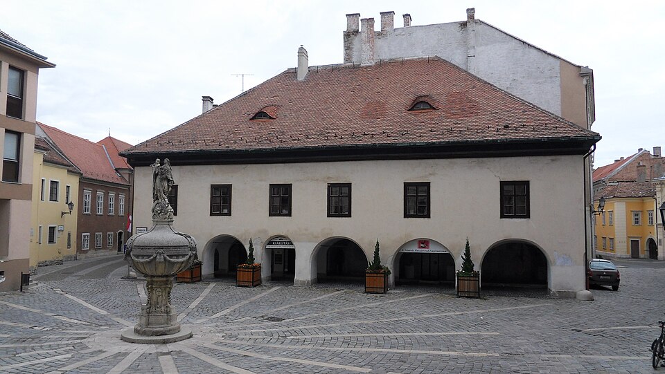 File:Lábasházsopron.JPG