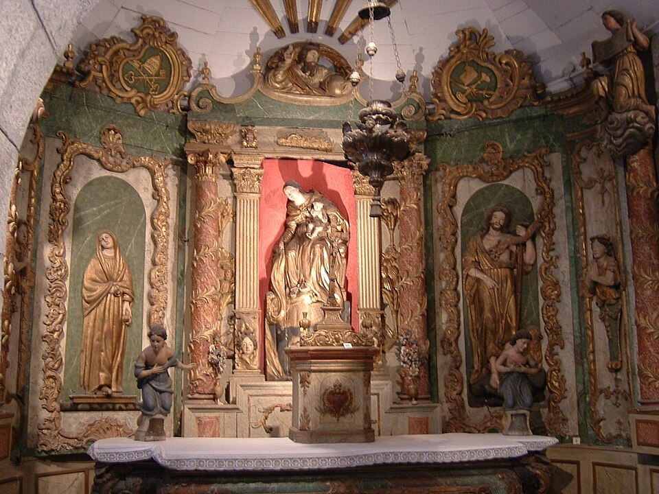 File:Lourdes Chateau Chapelle 02.jpg